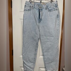 Premium Levi’s 80s Mom Jeans women’s size 32